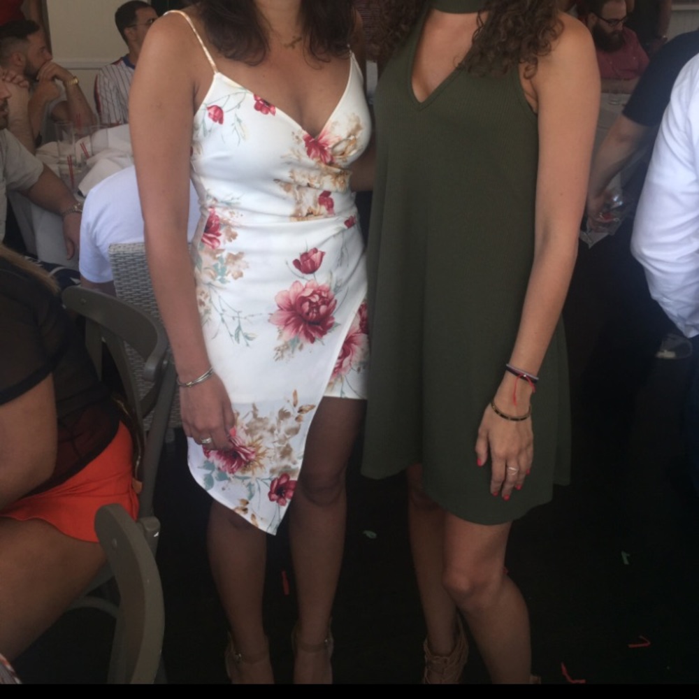 White floral dress - Picture 5 of 8